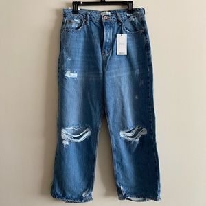 NWT Forever 21 Distressed Straight Jeans Size 30